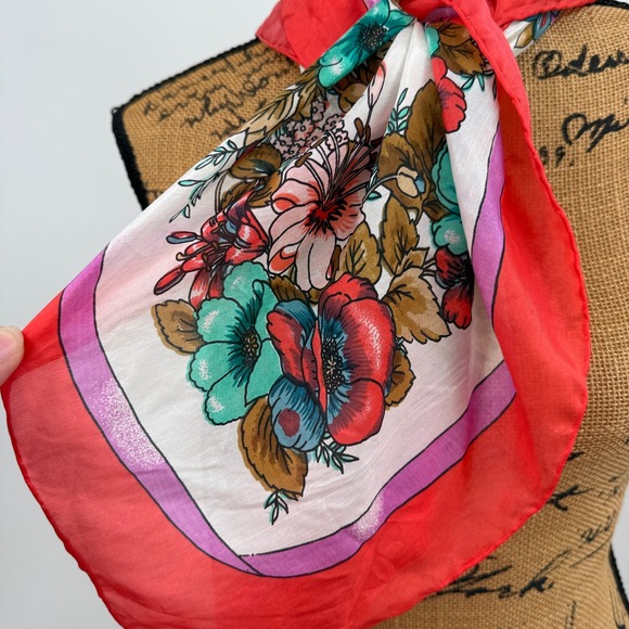 Vintage Floral Silk Scarf Hand Rolled Women's Red‎ Teal Pink Cottage Roses - Picture 5 of 8